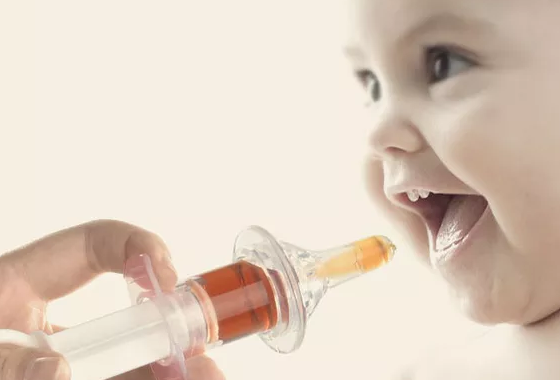 寶寶喂藥吐了怎么辦 寶寶喂藥不吐解決方法