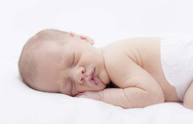 寶寶頭發稀少發黃是怎么回事 寶寶頭發稀少發黃的原因