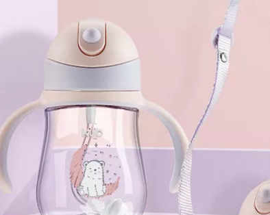 寶寶多大用吸管杯 如何教寶寶用吸管杯