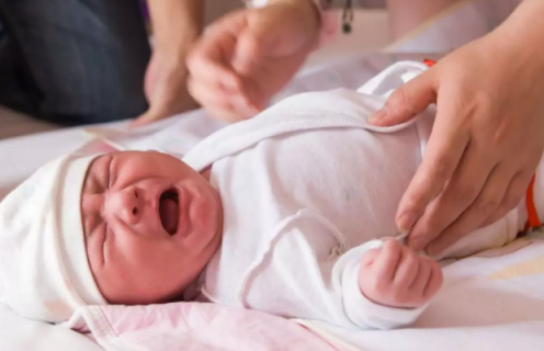 寶寶離開媽媽就哭是怎么回事 寶寶離開媽媽就哭的原因