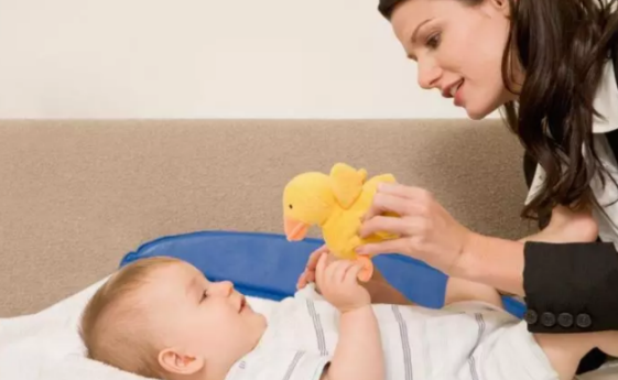 寶寶離開媽媽就哭怎么辦 離開媽媽就哭鬧的解決方法 寶寶離開媽媽就哭怎么辦 離開媽媽就哭鬧的解決方法