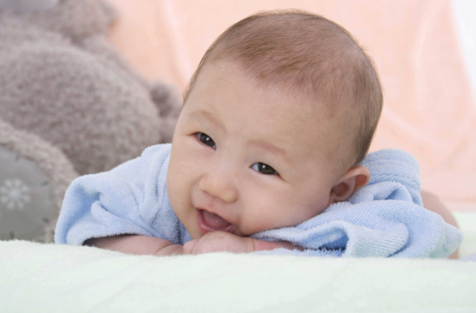 冬季寶寶便秘是什么原因 冬季寶寶便秘的常見原因