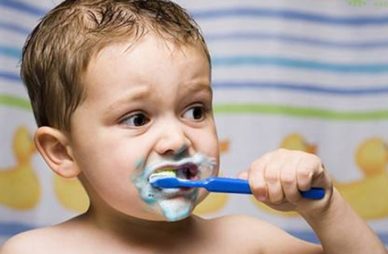 愛吃糖的孩子一定會蛀牙嗎 孩子長蛀牙和什么有關 愛吃糖的孩子一定會蛀牙嗎 孩子長蛀牙和什么有關