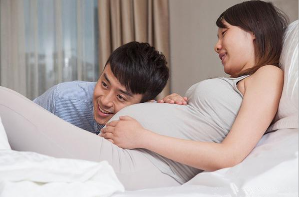 準(zhǔn)爸爸哪些行為會影響胎兒發(fā)育健康 孕期間如何做一個合格的準(zhǔn)爸爸