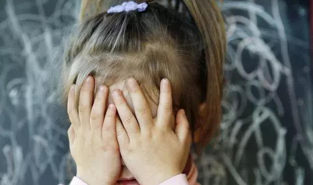 小兒夾腿綜合征有哪些表現(xiàn) 如何預(yù)防小兒夾腿綜合征