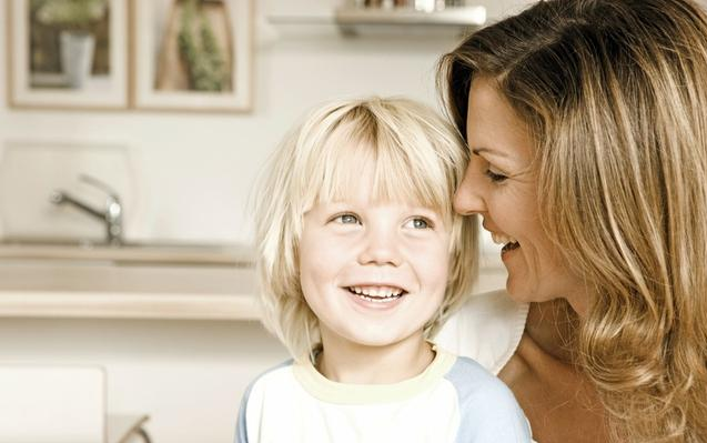 2歲寶寶只會說簡單詞是發育遲緩嗎 寶寶學說話規律過程 2歲寶寶只會說簡單詞是發育遲緩嗎 寶寶學說話規律過程