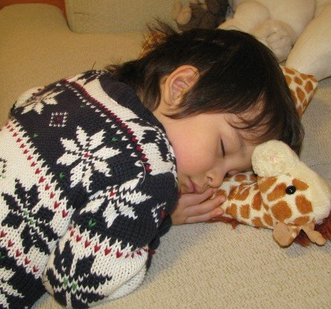 為什么有些新生兒頭發很好 新生兒的發質受什么影響