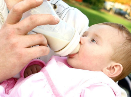 寶寶怎么戒奶瓶 有效的戒奶瓶方法