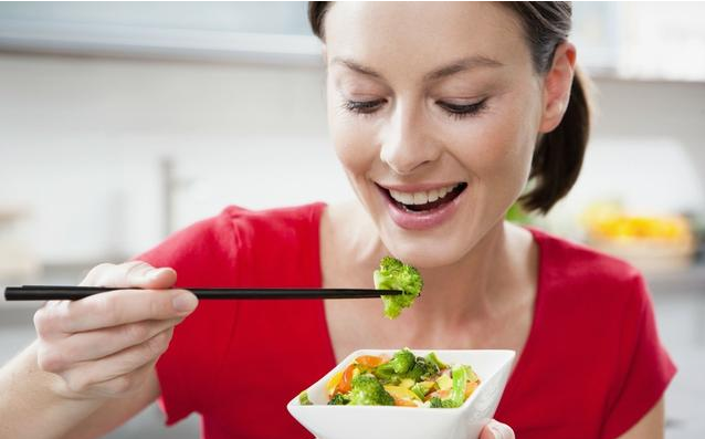 孕晚期媽媽越吃越少是怎么回事 孕晚期應該怎么吃