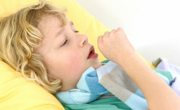 孩子咳嗽要先止咳嗎 孩子咳嗽怎么化痰