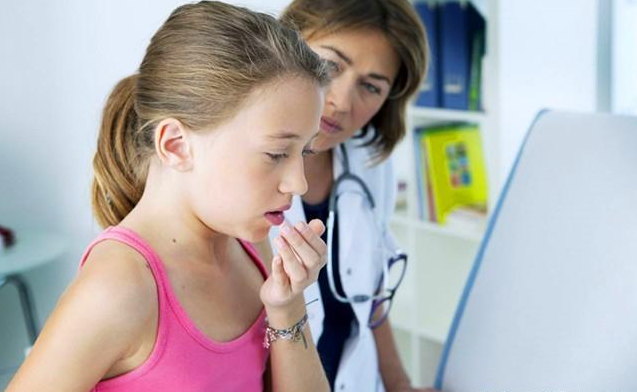 孩子咳嗽要先止咳嗎 孩子咳嗽怎么化痰