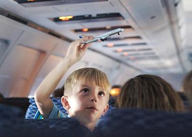 帶孩子坐飛機(jī)相關(guān)問題匯總 帶寶寶做飛機(jī)注意事項