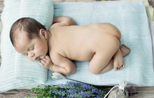 寶寶好幾天不拉大便怎么回事 寶寶攢肚的原因