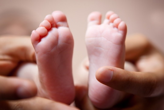 寶寶好幾天不拉大便怎么回事 寶寶攢肚的原因