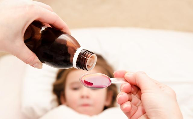 寶寶吃藥吐了需要補喂嗎 如何預防寶寶吃藥吐掉 寶寶吃藥吐了需要補喂嗎 如何預防寶寶吃藥吐掉