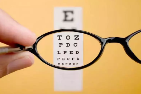 父母近視會遺傳給孩子嗎 父母視力好孩子不會近視嗎