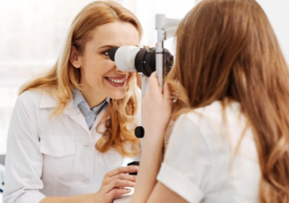 哺乳期結(jié)膜炎可以用眼藥水嗎 哺乳期結(jié)膜炎可以喂奶嗎