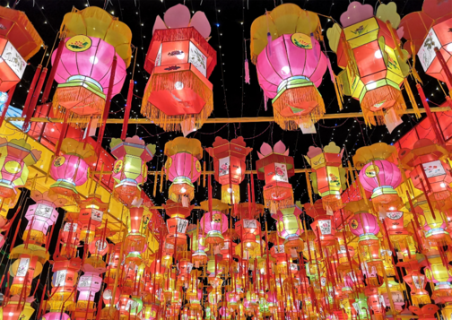 關于看花燈的說說朋友圈 和朋友一起看花燈心情感慨 關于看花燈的說說朋友圈 和朋友一起看花燈心情感慨