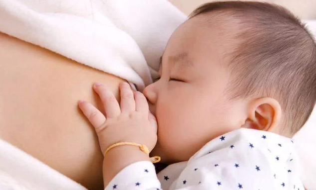 母乳喂養(yǎng)存在哪些常見(jiàn)問(wèn)題 母乳喂養(yǎng)常見(jiàn)問(wèn)題處理方法