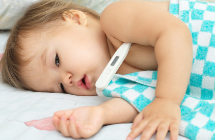寶寶發(fā)燒什么情況必須去醫(yī)院 什么情況下寶寶要去醫(yī)院
