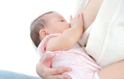 寶寶夜奶需要喂幾次 不同寶寶喂夜奶次數不同