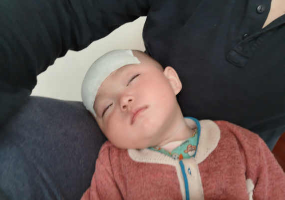 孩子發燒圖片說說心情 關于孩子發燒的心情說說