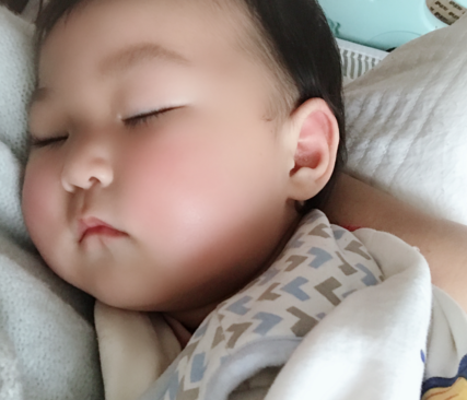 寶貝生病很心疼的說說 孩子生病了的心情說說怎么發