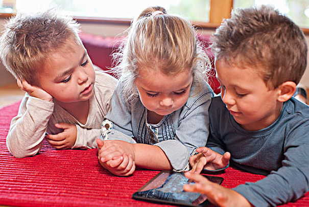 上學路上怎么叮囑孩子好 幼兒園的路上給孩子說什么好 上學路上怎么叮囑孩子好 幼兒園的路上給孩子說什么好