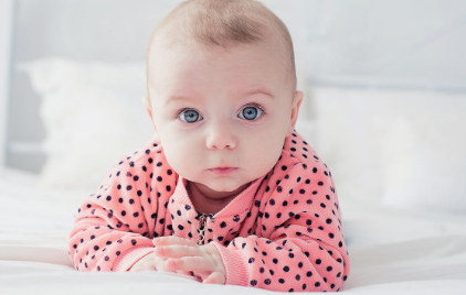 為什么小孩老是愛眨眼睛 小孩愛眨眼睛是怎么回事 為什么小孩老是愛眨眼睛 小孩愛眨眼睛是怎么回事