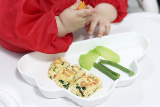 孩子第一次添加輔食吃什么好 什么樣的維生素適合給孩子補充