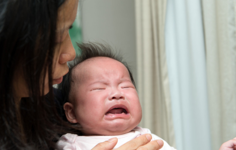 寶寶為什么會嗆奶 寶寶嗆奶后的正確處理方法 寶寶為什么會嗆奶 寶寶嗆奶后的正確處理方法