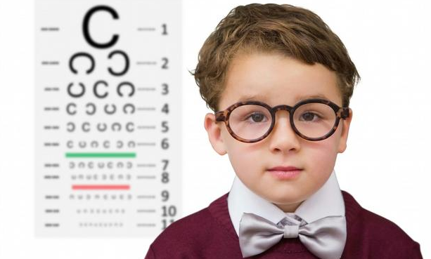 寶寶弱視的常見表現有哪些 寶寶弱視的常見表現