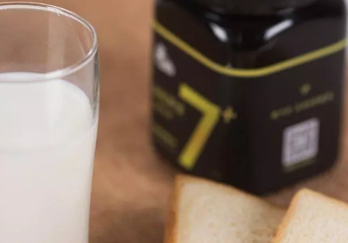 生理期能不能喝蜂蜜水 來月經不能喝什么 生理期能不能喝蜂蜜水 來月經不能喝什么