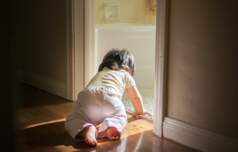 怎樣鍛煉寶寶爬行 如何教寶寶爬行 怎樣鍛煉寶寶爬行 如何教寶寶爬行