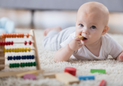 在寶寶爬行期的關鍵期怎么爬行 史上最全教寶寶爬行的方法 在寶寶爬行期的關鍵期怎么爬行 史上最全教寶寶爬行的方法