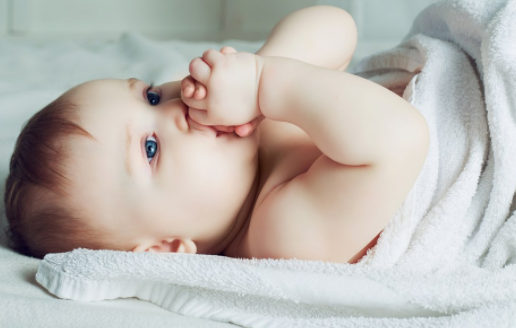 寶寶愛吃手怎么戒掉 寶寶愛吃手什么時候戒掉好 寶寶愛吃手怎么戒掉 寶寶愛吃手什么時候戒掉好