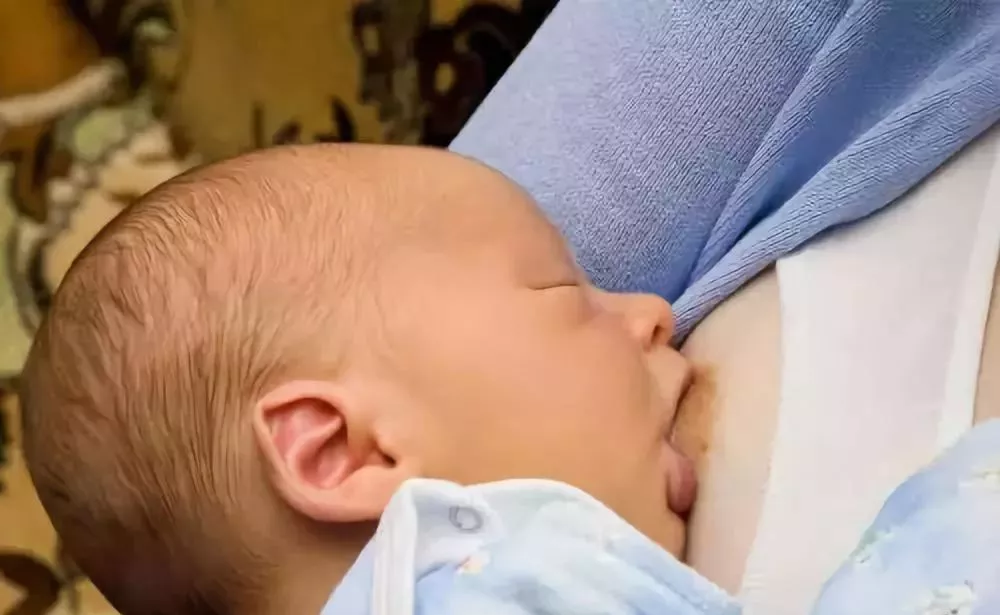 孩子吃奶奶水不夠多怎么辦 什么方法可以讓媽媽有很多奶水