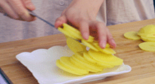 寶寶6個月補充鐵輔食推薦 寶寶吃輔食食譜