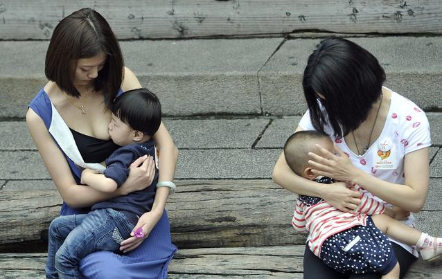 產(chǎn)后母乳喂養(yǎng)會變瘦嗎 產(chǎn)后母乳喂養(yǎng)不瘦反而胖了是什么原因