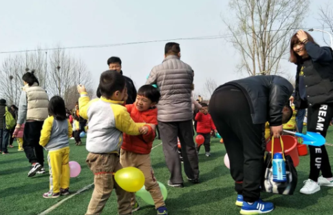 幼兒園大班植樹節(jié)報(bào)道2019 幼兒園大班植樹節(jié)活動(dòng)報(bào)道
