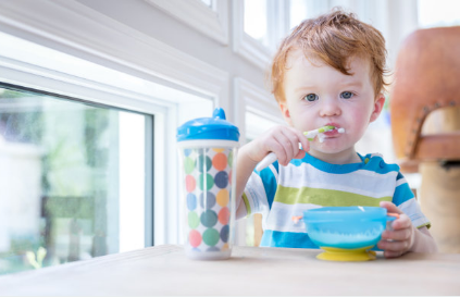 家長要注意了寶寶的獨立意識很重要 寶寶的獨立性怎么培養