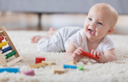 家長要注意了寶寶的獨立意識很重要 寶寶的獨立性怎么培養