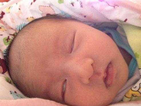 小孩發燒抽搐是怎么回事 小孩熱性驚厥怎么急救處理