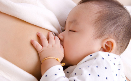 媽媽奶水減少是吃了回奶的食物嗎 導致奶水減少的原因