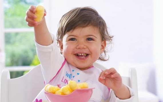 一歲后寶寶三餐怎么吃好 1歲后寶寶三餐輔食建議 一歲后寶寶三餐怎么吃好 1歲后寶寶三餐輔食建議