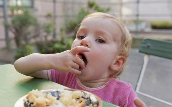 一歲后寶寶三餐怎么吃好 1歲后寶寶三餐輔食建議 一歲后寶寶三餐怎么吃好 1歲后寶寶三餐輔食建議