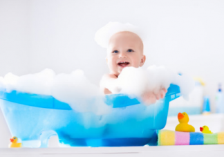 媽媽給寶寶洗澡的錯(cuò)誤方式  要注意了會(huì)讓寶寶免疫力下降