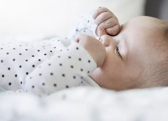 生理性黃疸與病理性黃疸區別 新生兒黃疸的危害是什么