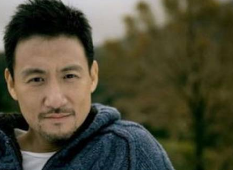 男人人中沒有胡須生女兒真的嗎 男人沒有胡須生男生女怎么看