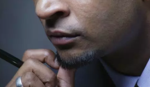 男人人中沒有胡須生女兒真的嗎 男人沒有胡須生男生女怎么看